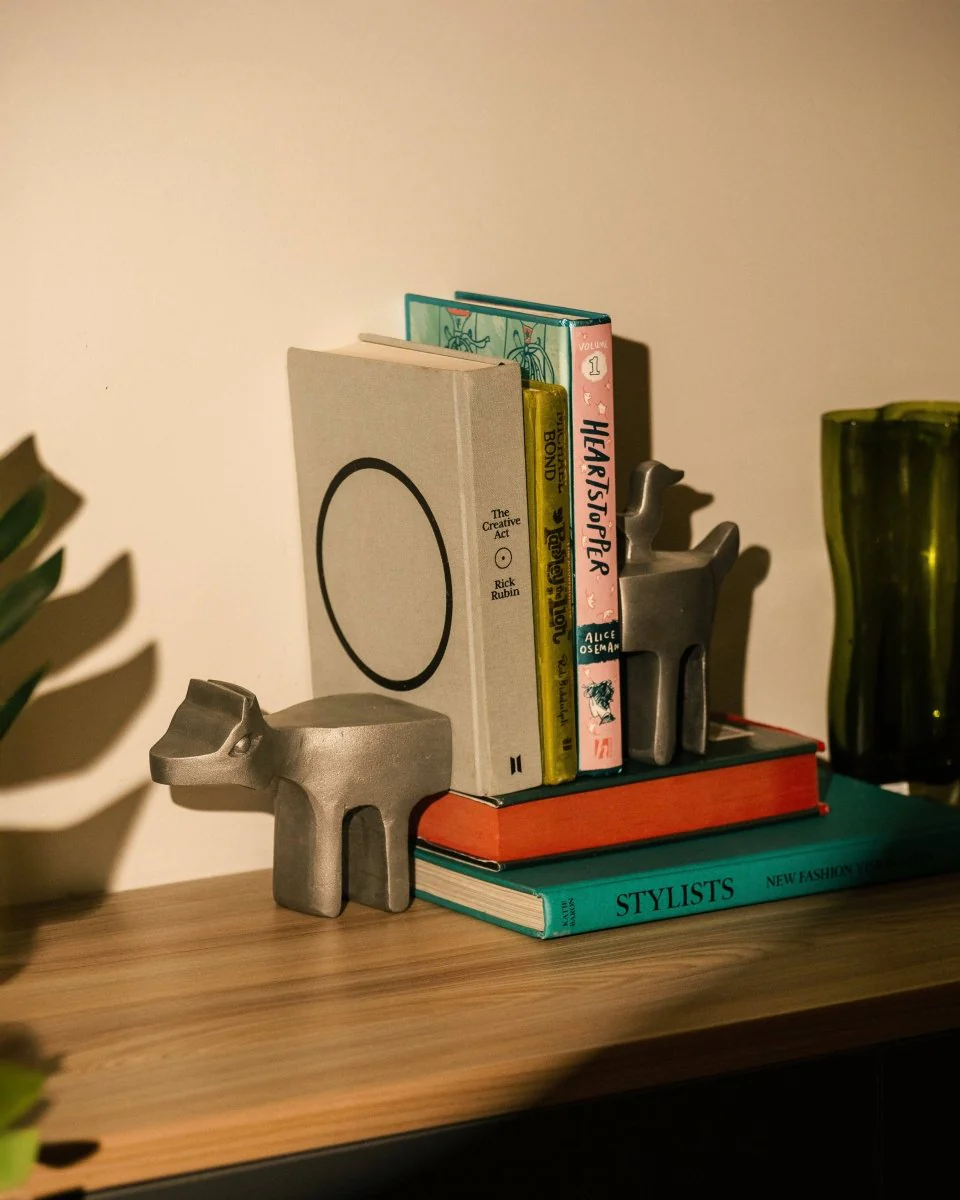 HOUND BOOK ENDS